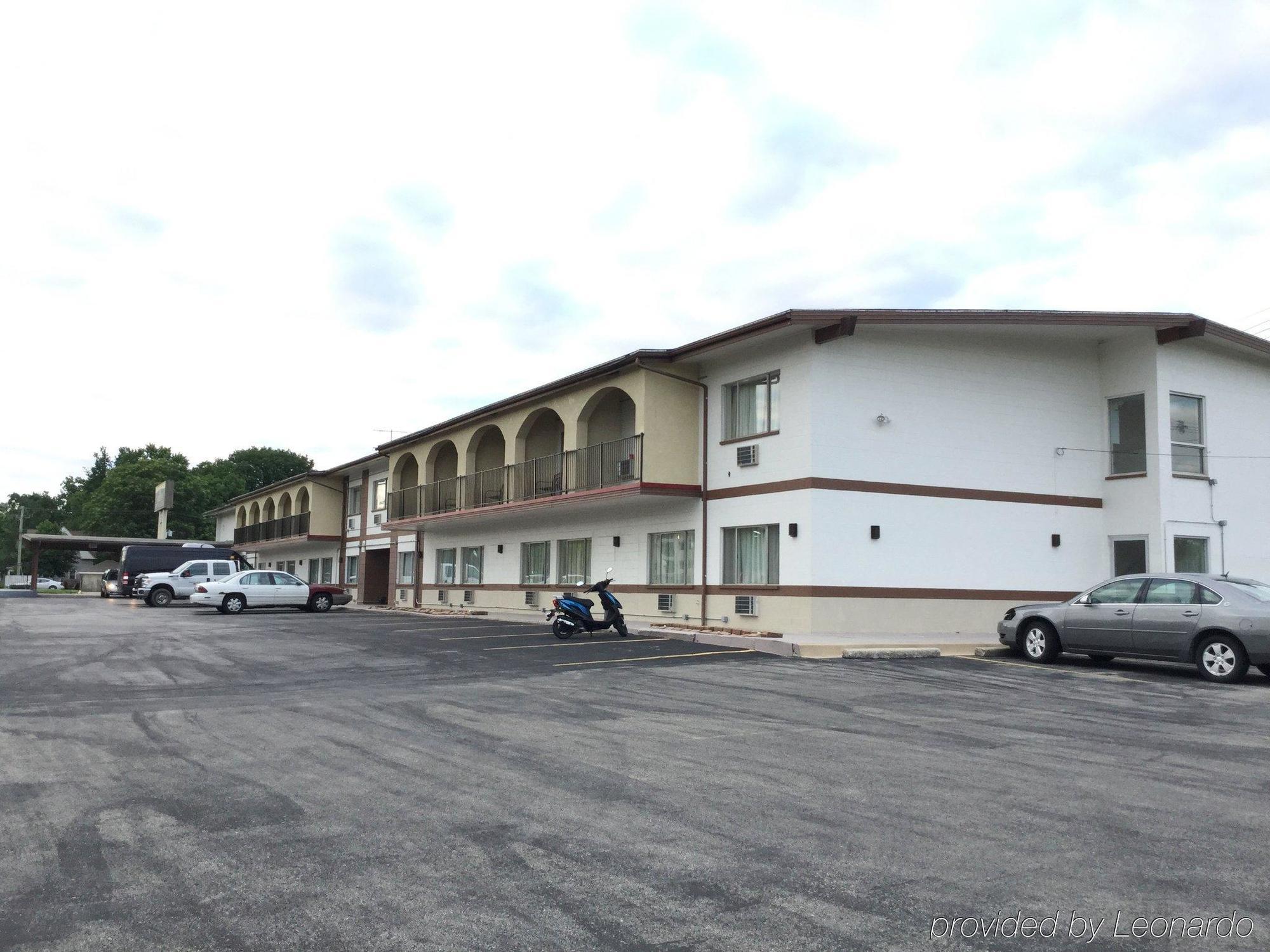 Americas Best Inn & Suites Urbana Extérieur photo
