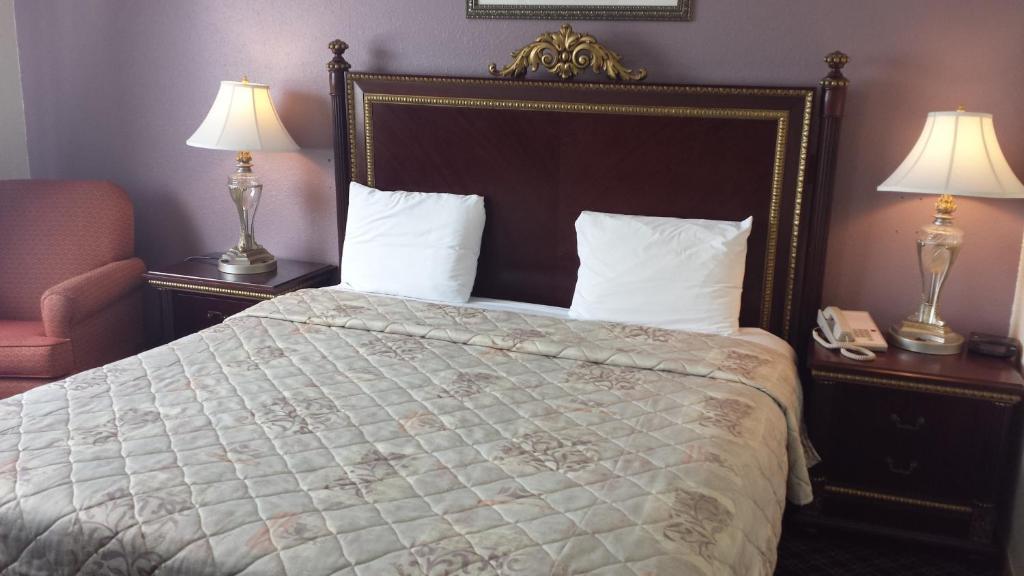 Americas Best Inn & Suites Urbana Chambre photo