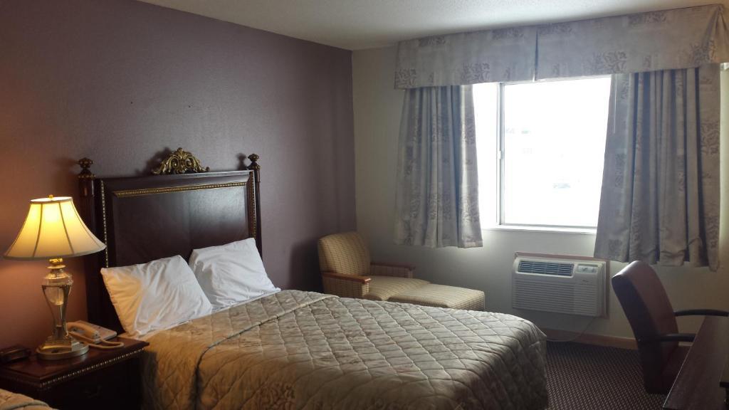 Americas Best Inn & Suites Urbana Chambre photo