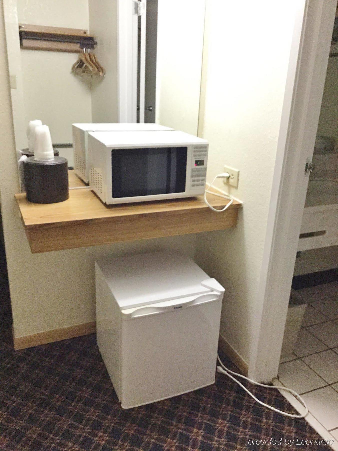 Americas Best Inn & Suites Urbana Extérieur photo