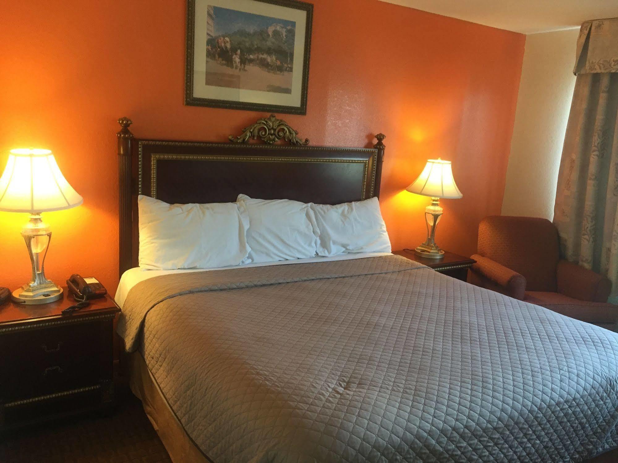 Americas Best Inn & Suites Urbana Extérieur photo